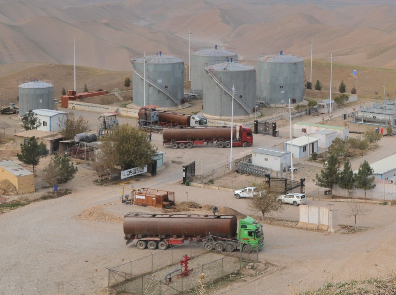 طالبان از فروش ۱۸ هزار تُن نفت ولایت سرپل خبر داد