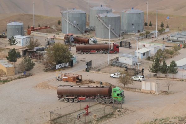 طالبان از فروش ۱۸ هزار تُن نفت ولایت سرپل خبر داد