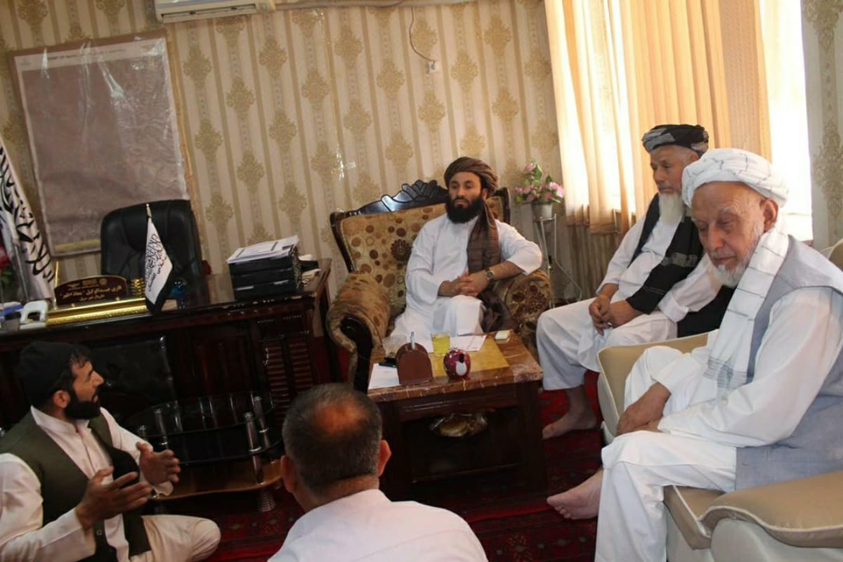 منابع محلی: شهردار طالبان در سرپل مردم را وادار به آسفالت کوچه‌ها کرده است