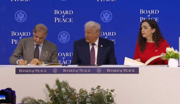 وسائل طالبان تندد بقوة بانضمام باكستان إلى هيئة السلام التي اقترحها ترامب