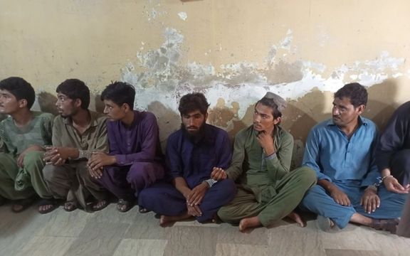 وکیل مدافع زندانیان افغان در پاکستان: ۳۰۰ مهاجر افغان در کراچی بازداشت شدند