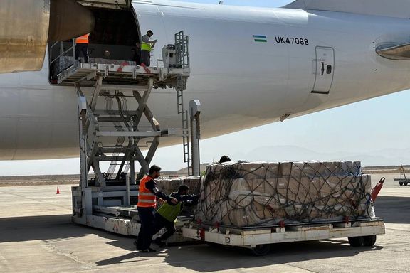 زمینلرزه هرات؛ اوزبیکستان نزدیک به ۱۰۰ تُن کمک بشردوستانه به افغانستان فرستاد