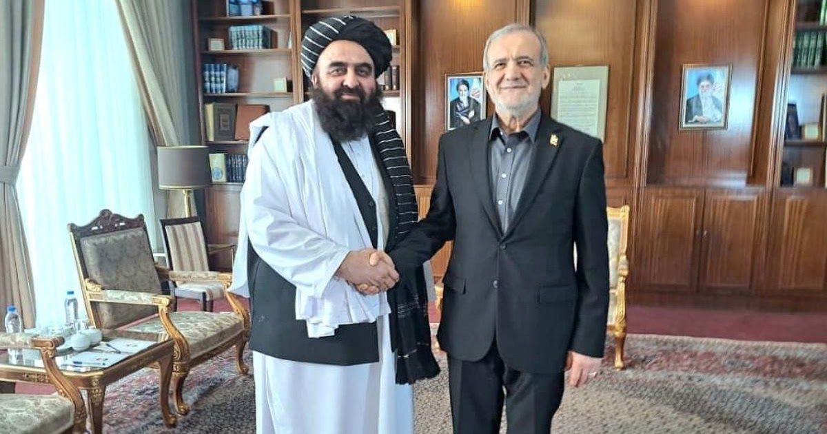 طالبان ترحّب بتصريحات الرئيس الإيراني حول تسريع التعاون بين إيران وأفغانستان