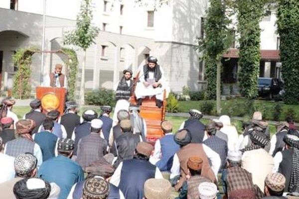 له پاکستانه د مولوي کبیر مننه؛ وایي، د افغان کډوالو د اېستل کېدو بهیر کې یې نرمښت راوستی
