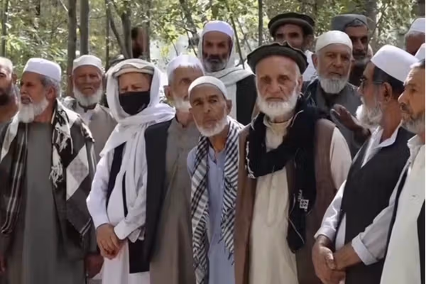 Unpaid & Ignored, Kabul Pensioners Stage Protest Against Taliban Government
