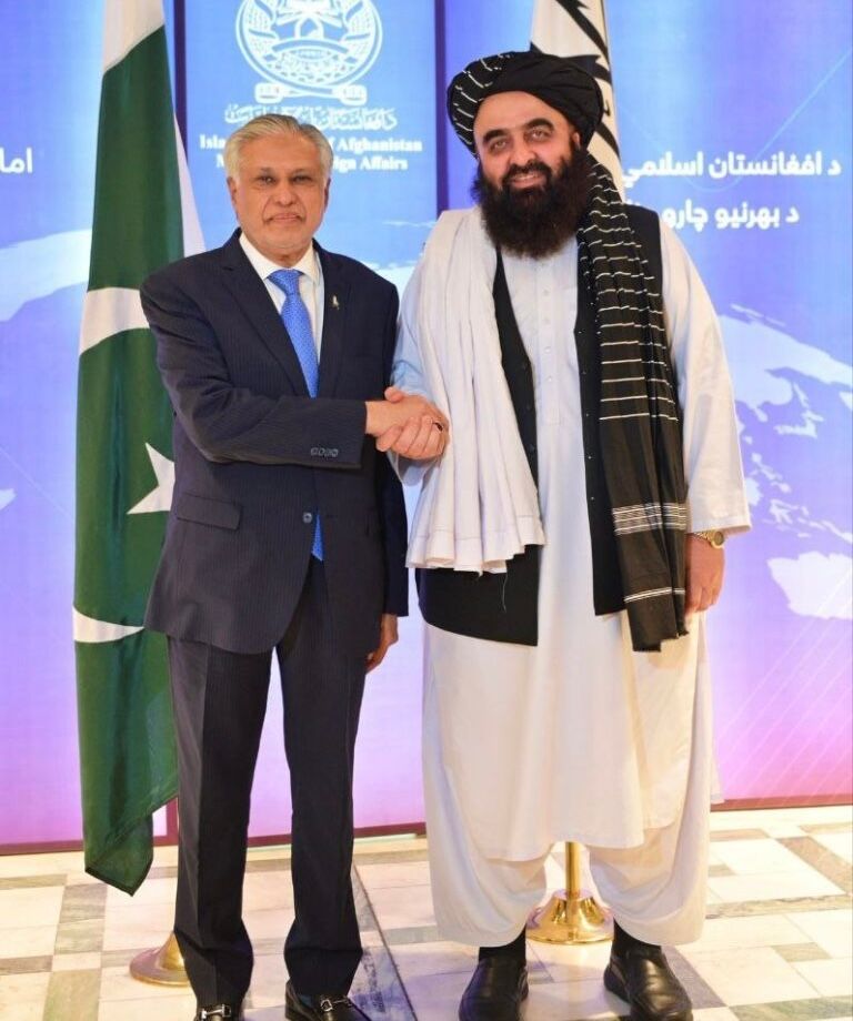 پاکستانۍ رسنۍ: اسلام‌اباد د افغانستان د انزوا پای ته رسېدو لپاره هڅې کوي