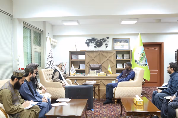 د طالبانو او یونیسف چارواکي د بشري مرستو د پراختیا په اړه غږېدلي