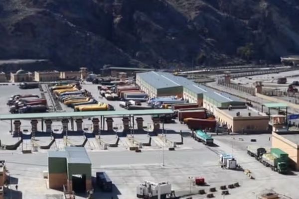 Afghan, Pakistani Tribal Jirga Agrees On Temporary Ceasefire At Torkham Border