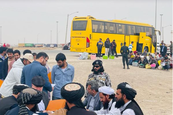 Taliban Confirms Transfer of 181 Afghan Prisoners from Iran to Afghanistan