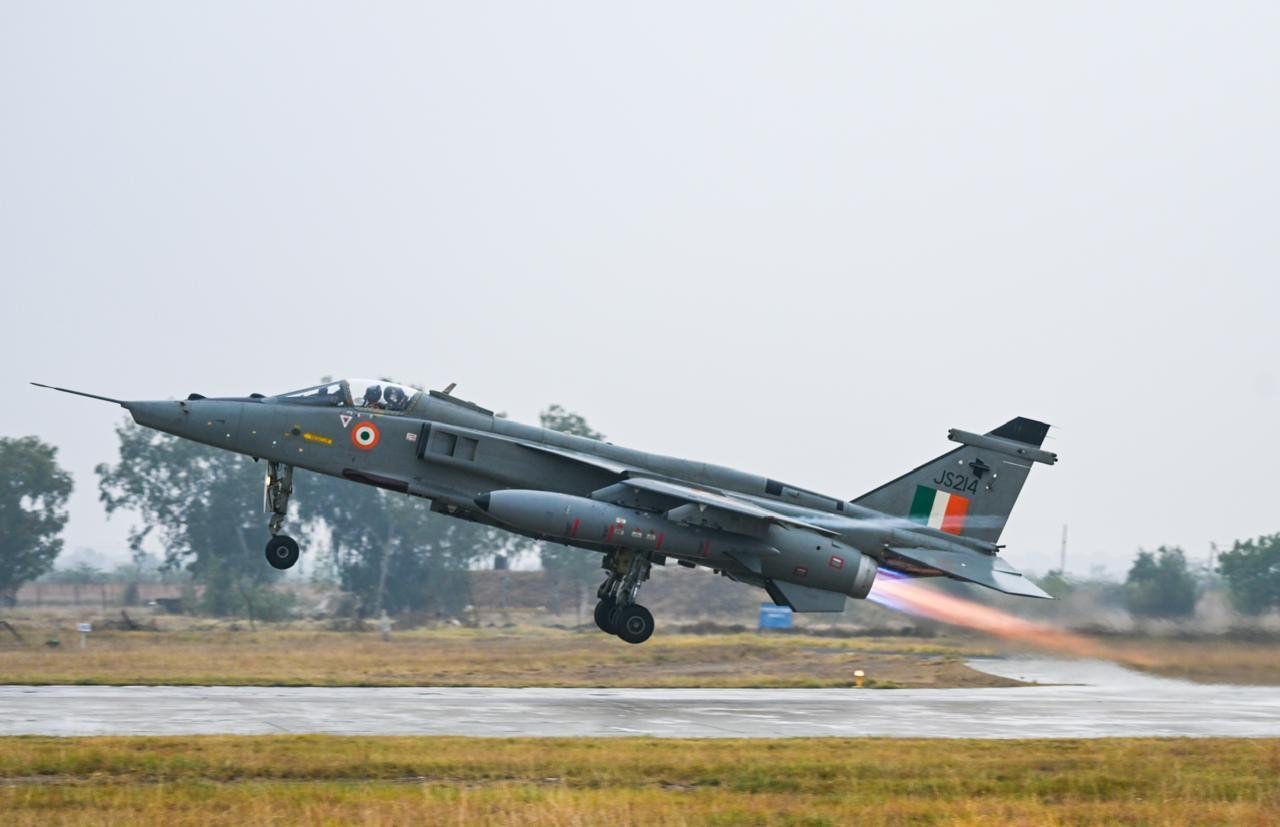 نیروی هوایی هند از سقوط غیرعمد محموله هوایی در شیوپوری ابراز تاسف کرد