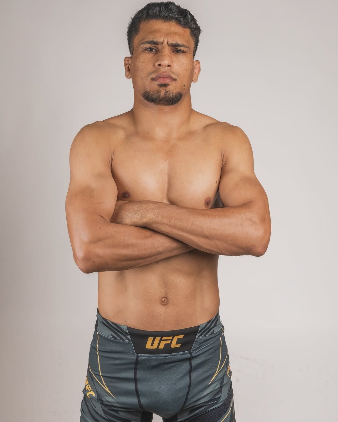 مبارزه سید وارث هاشمی، ورزشکار هنرهای رزمی ترکیبی افغانستان مقابل حریفی از برازیل