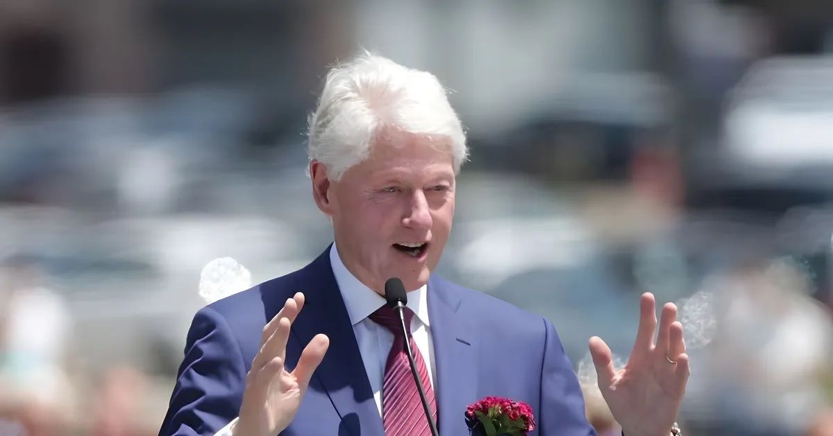 بېل کلنټن: امریکایان دې له اوسنیو شیبو د ډیموکراسۍ د بیا را ګرځېدو لپاره کار واخلي