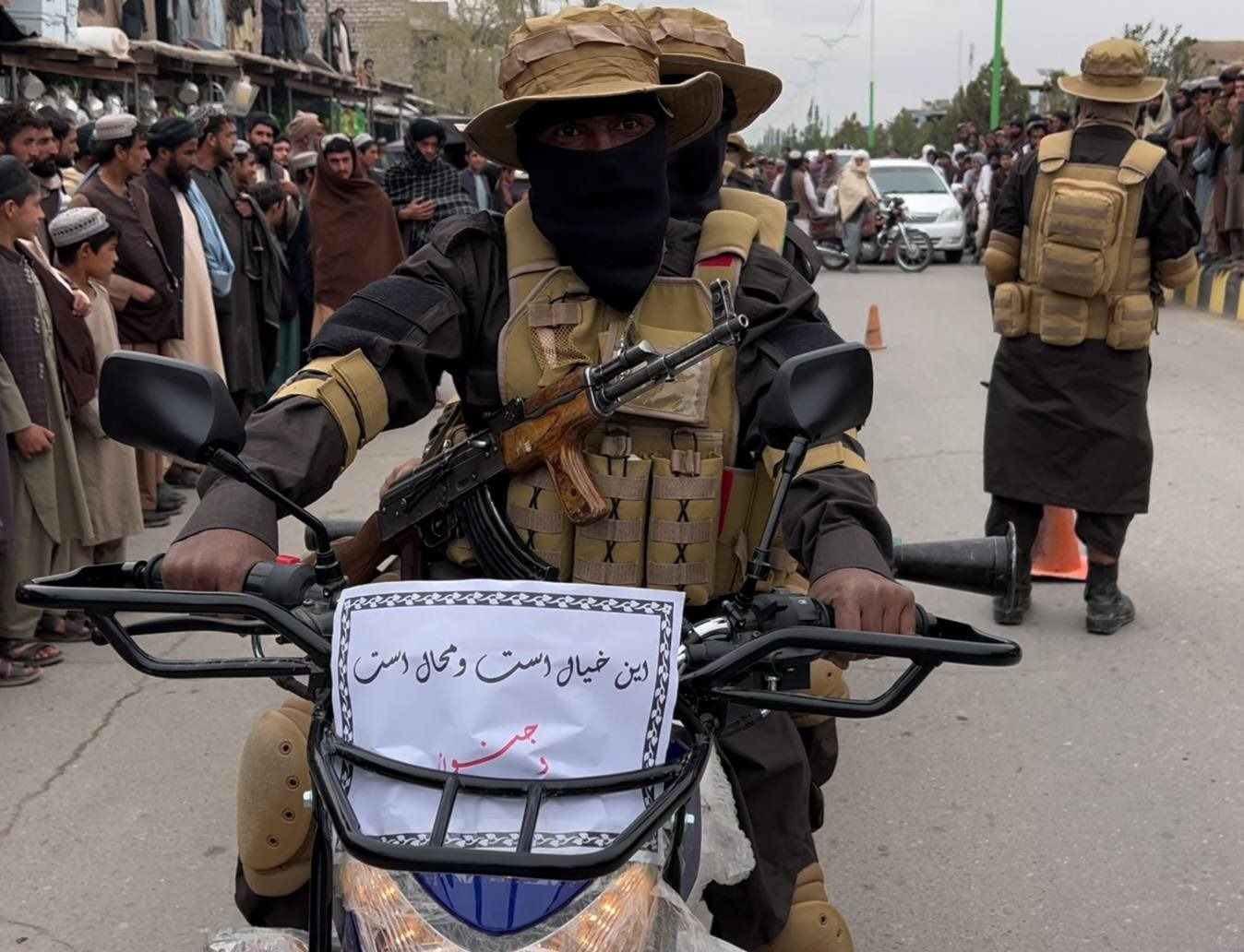 طالبانو په روزګان کې د چټکو او ځانګړو عملیاتو لپاره موټرسایکل لرونکې قطعه جوړه کړه