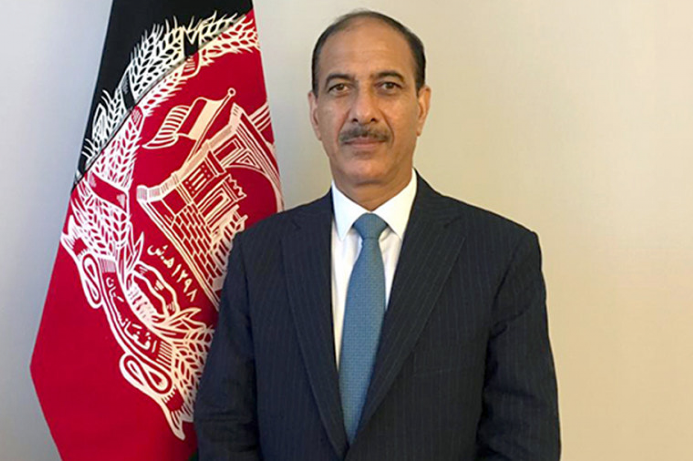 نجیب الله علي خېل: ستنېدونکي افغانان د ګاونډي د «مېلمه پالنې درد» له ځانه سره وړي