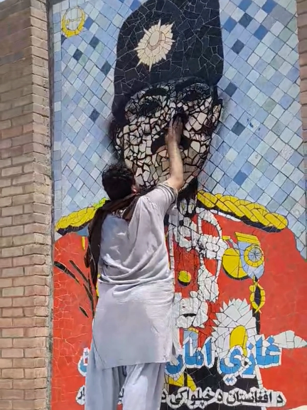 د غازي امان الله خان د انځور سپینولو له امله طالبانو نیولي موټروانان خوشې کړل