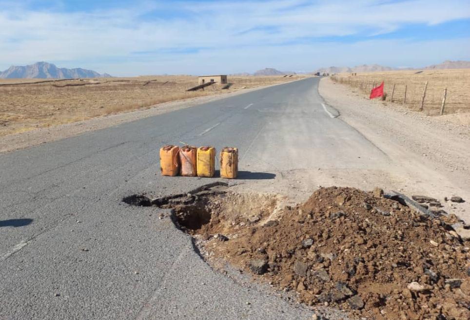 طالبانو د زابل په مرکز کې په زېړو بوشکو کې په لاس جوړ ماینونه موندلي دي