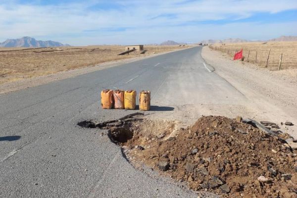 طالبانو د زابل په مرکز کې په زېړو بوشکو کې په لاس جوړ ماینونه موندلي دي
