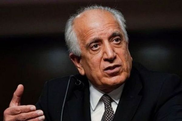 خلیلزاد: په پاکستان کې د کوکنارو تولید له ترهګرۍ او ناامنۍ سره تړاو لري