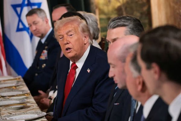 ټرمپ: که ایران خپل توغندیز او اټومي پروګرام ته دوام ورکړي، سمدستي اقدام کوو