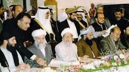 طالبان وایي، د قدرت تږیو مجاهدینو افغانستان د تنظیمي جګړو په اور کې وسوځاوه