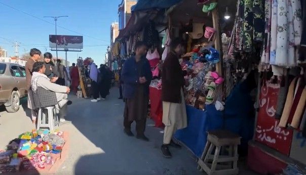 شماری از دکانداران کابل: «بستن دکان‌ها پس از ساعت ۱۰ شب به فروش ما آسیب می‌زند»