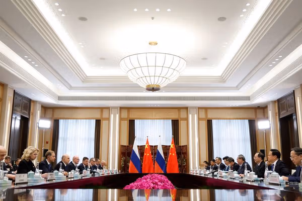 چین له روسیې سره د ګډو امنیتي ګټو د دفاع ژمنه کړې