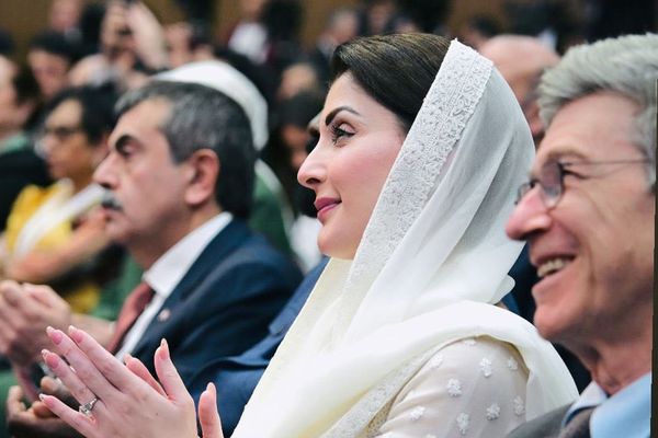 وزیر اعلی پنجاب پاکستان از محرومیت آموزش دختران افغانستان ابراز تاسف کرد