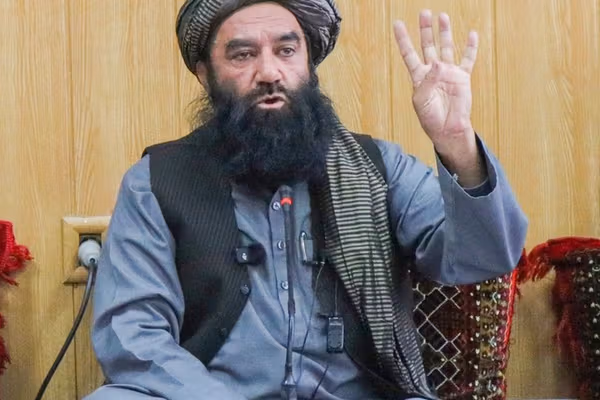 Taliban Minister Visits Shia Commission To Rally Support