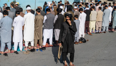 د طالبانو کابینې پرېکړه کړې چې له دې وروسته به د هرې ادارې یو مامور د امام په توګه ټاکي