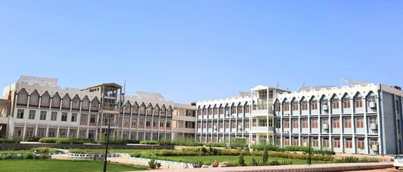 طالبانو په هلمند پوهنتون کې له ځان وژنې د ژغورنې په اړه ځوانانو ته عامه پوهای ور کړ