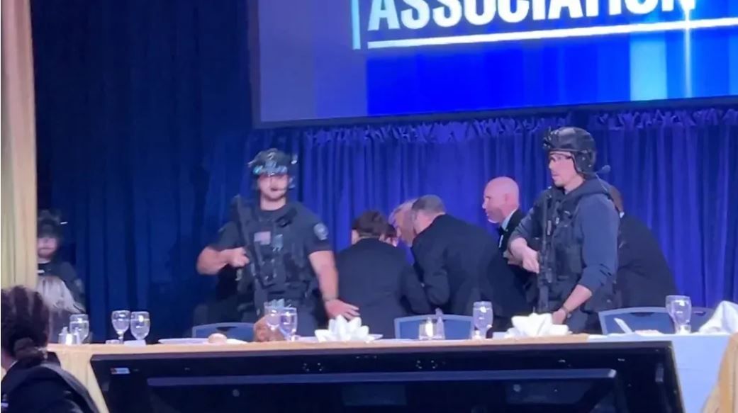 په واشنګټن کې د ټرمپ په ګډون یوې غونډې ته نږدې د ډزو غږونه اورېدل شوي دي