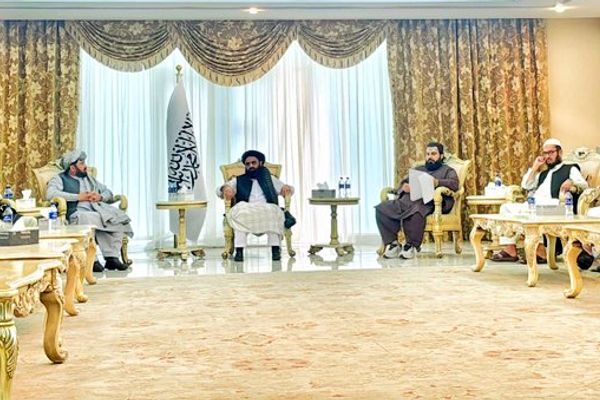 د طالبانو سفیر: متحده عربي اماراتو کې د افغان سوداگرو ستونزو د حل لپاره هڅې کوم