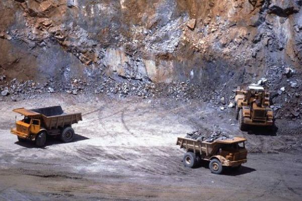 ایران او طالبان سرحدي سیمو کې د کاني موادو د پروسس ګډ مرکز د جوړولو هڅه کوي