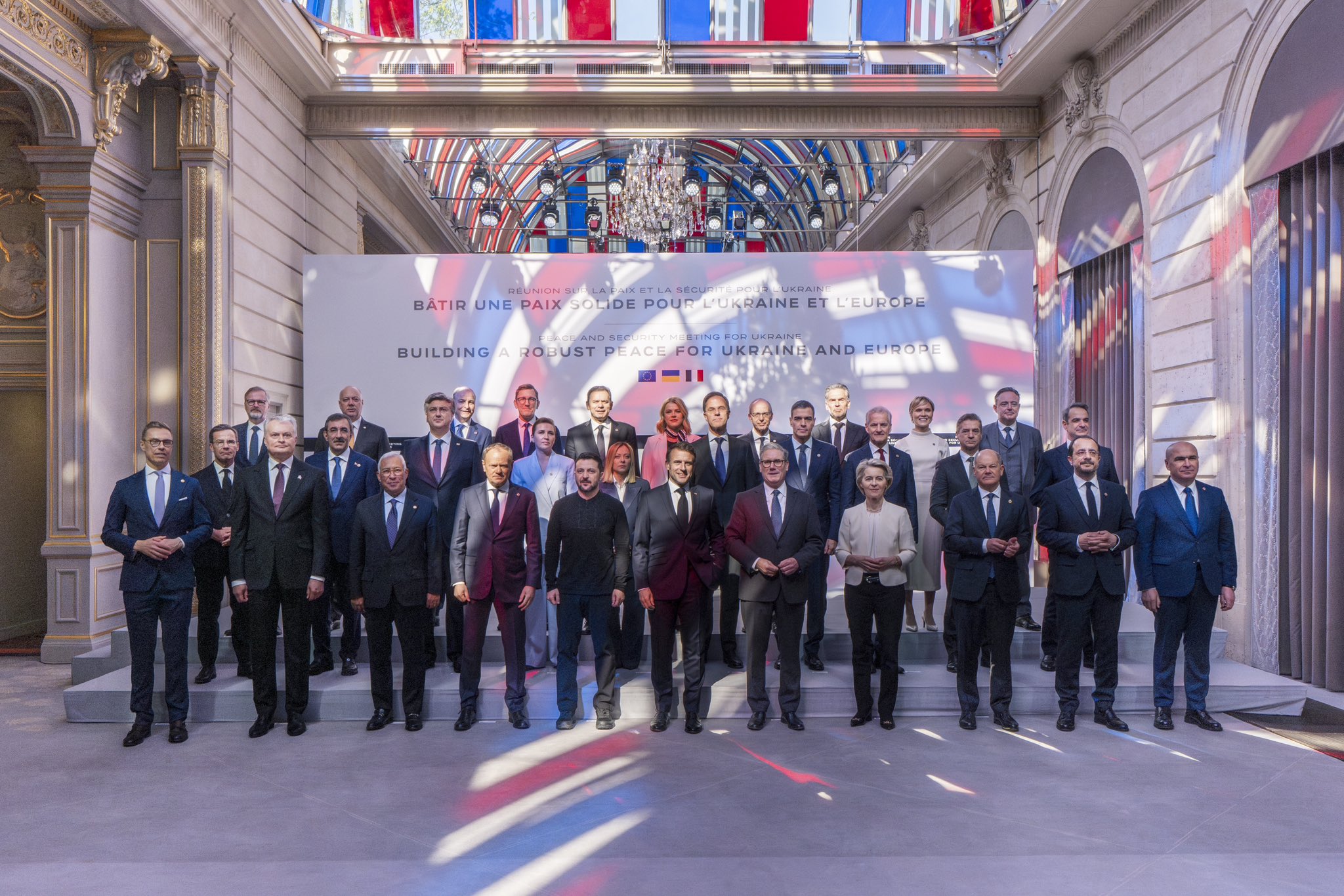 رهبران کشورهای اروپایی در پاریس کمک‌های جدید و تضمین‌های امنیتی به اوکراین را بررسی کردند