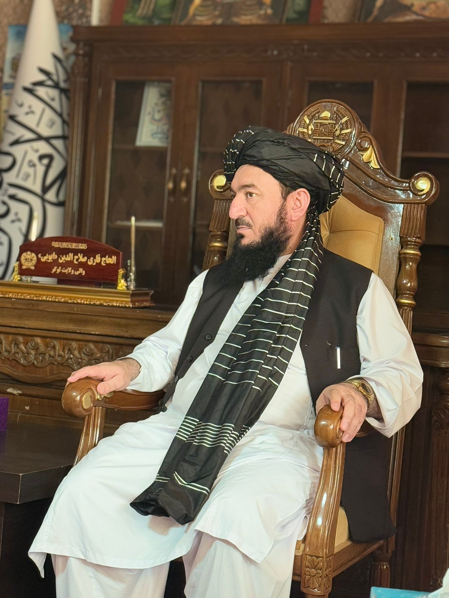 فرمانده اوزبیک‌تبار طالبان: اولین چیزی که در ارگ دیدم، دستار و چپن اشرف‌غنی بود