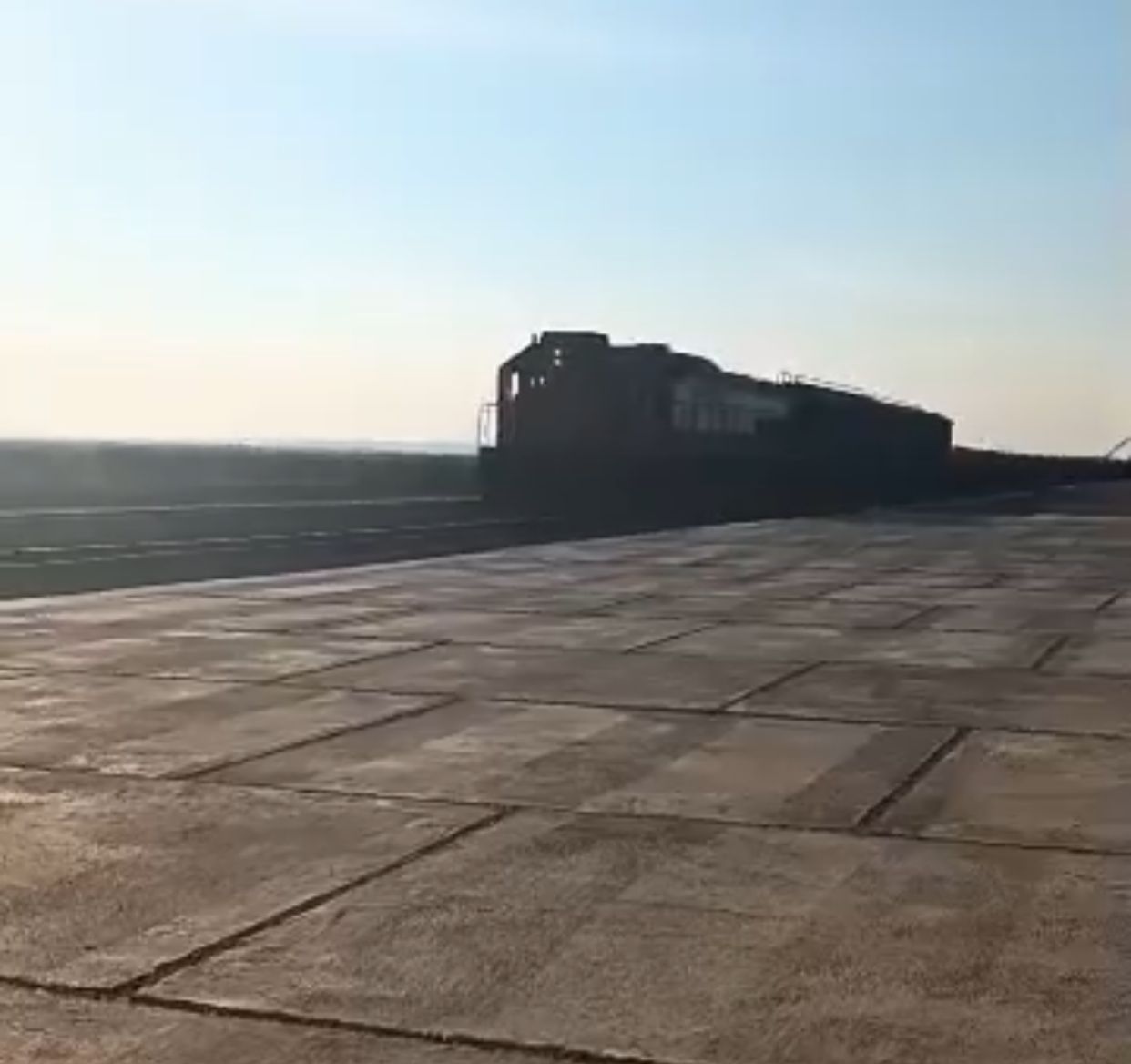 یک قطار تجاری حامل سمنت و قطعات بتنی از ایران وارد افغانستان شد