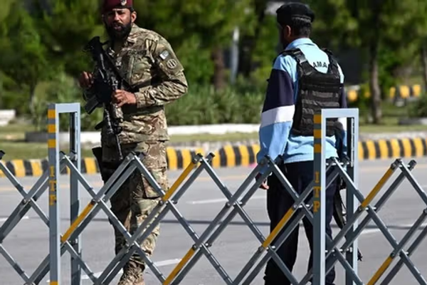 د ایران او امریکا ترمنځ خبرې؛ په اسلاماباد کې تر ۱۰زره ډېر امنیتي ځواکونه ځای پرځای شوي