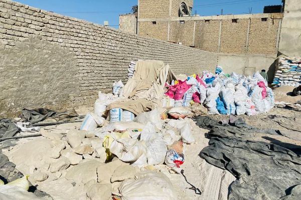 طالبان وايي په هلمند کې یې د غېرقانوني درملو یو زېرمتون لهمنځه وړی دی