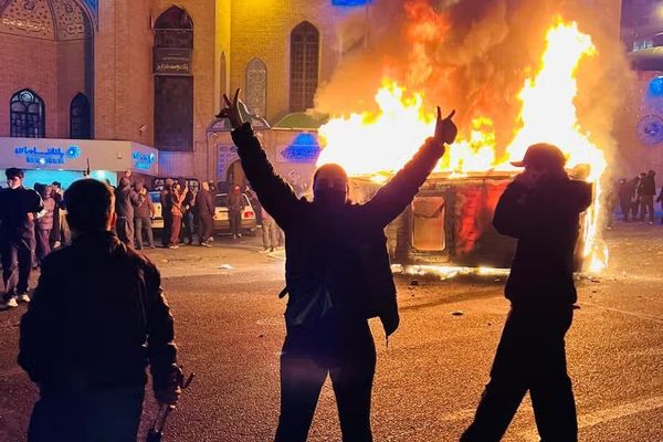 د اټومي ایران ضد د اتحاد سازمان: د اقتصاد په نړۍواله غونډه کې دې د عراقچي حضور لغوه شي