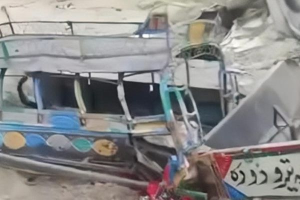 خیبر پښتونخوا: بنو ولسوالۍ کې دوو پرلپسې چاودنو کې اووه کسان وژل شوي او درې نور ټپیان دي