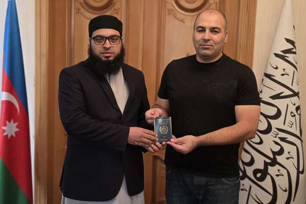 سفارت طالبان در آذربایجان پس از چهار سال صدور پاسپورت را از سر گرفت
