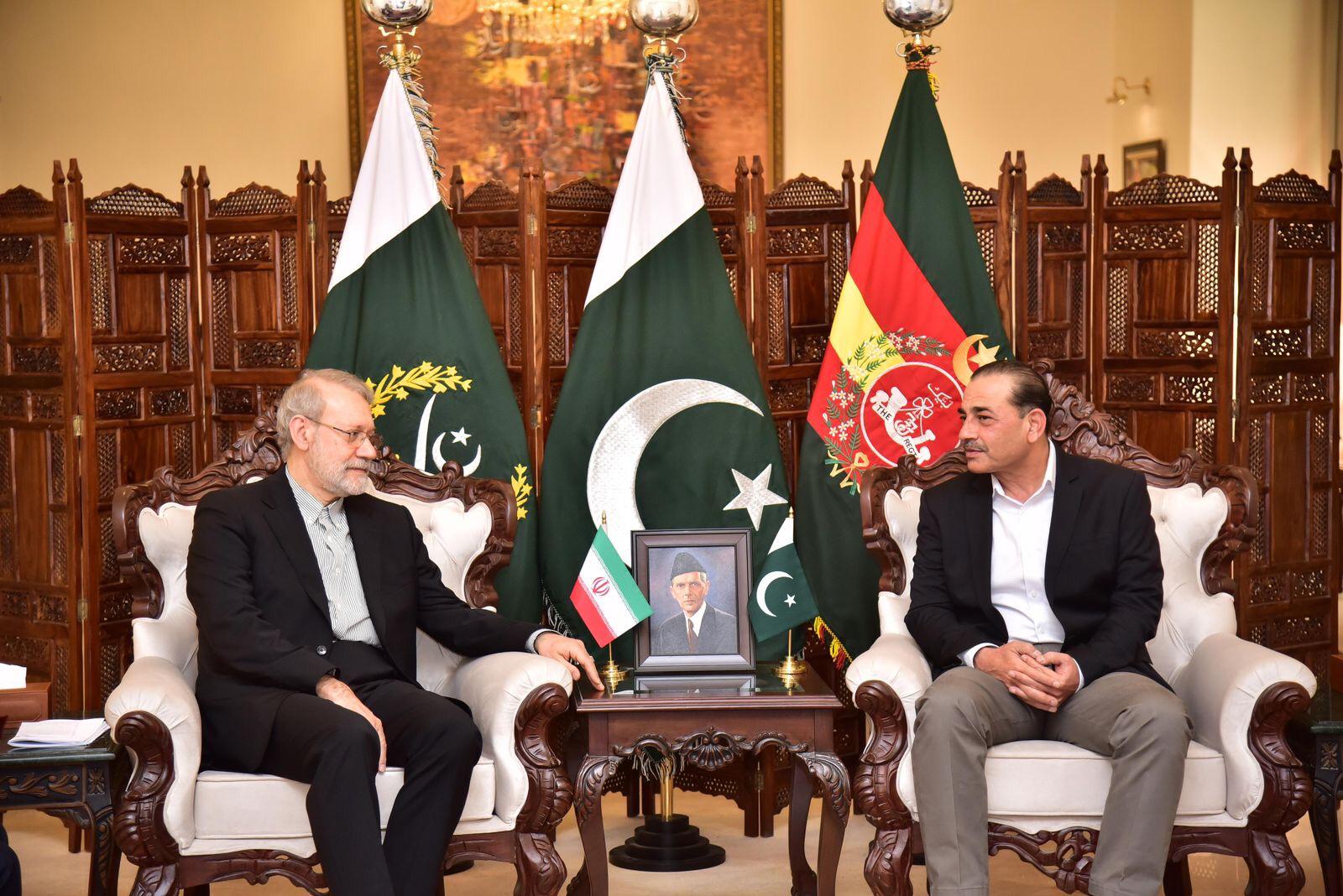 دبیر شورای عالی امنیت ملی ایران و رئیس ارتش پاکستان درباره تروریسم گفت‌وگو کردند