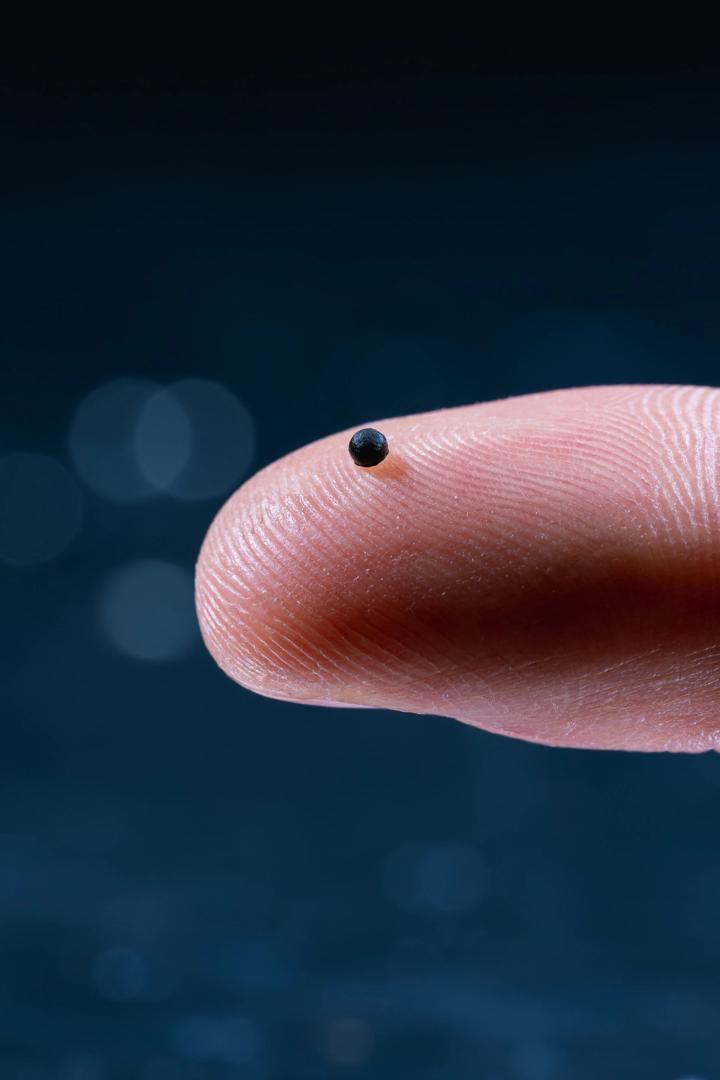 سویسي ساینس‌پوهانو د شګې په اندازه داسې روباټ جوړ کړی چې کولای شي درمل تر ټاکلي ځای ورسوي