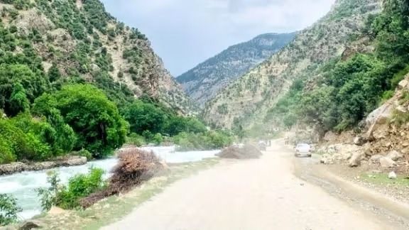 د افغانستان انټرنشنل راپور ته د طالبانو غبرګون؛پاکستان د کامدېش او برګمټال لارې نه‌دي تړلې