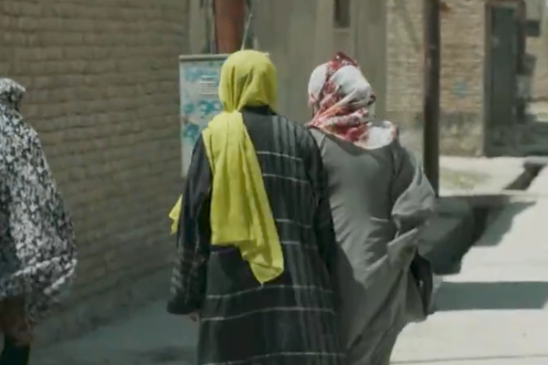 ملګري ملتونه: ایران کې شخړې افغان ښځې بېرته له بندیزونو ډک ژوند ته ستنېدو ته مجبوروي