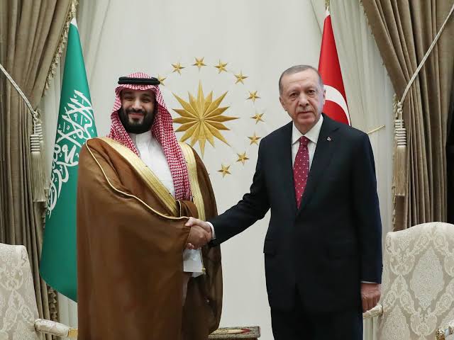 ترکیه، سعودي عربستان او پاکستان ګډ دفاعي تړون لاسلیکوي