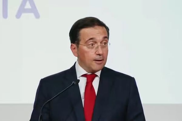 د هسپانیا د بهرنیو چارو وزیر: موږ به د افغان ښځو غږ پاتې شو
