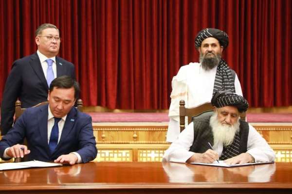 طالبان و قزاقستان تفاهمنامه ساخت خط آهن هرات الی تورغندی را امضا کردند