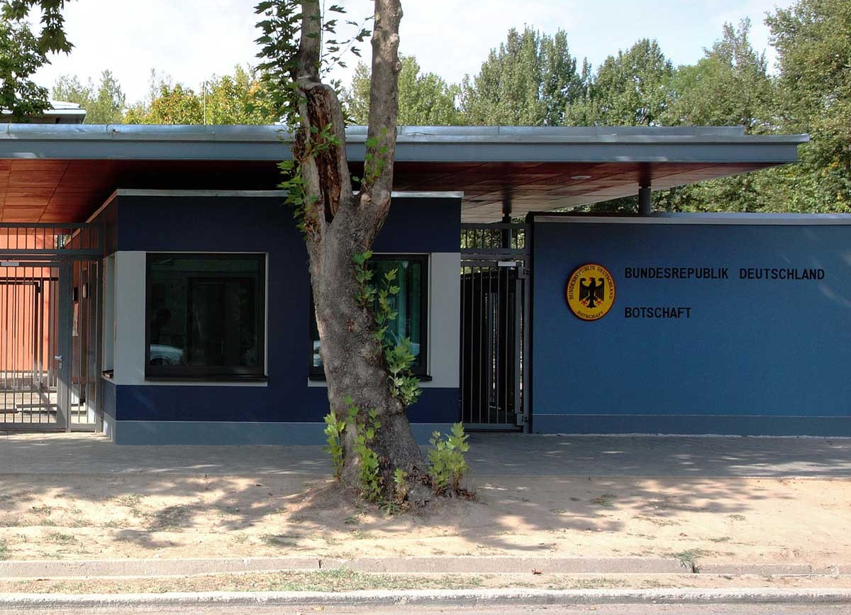 په تاجکستان کې ۱۲ زره افغانان د جرمني ویزو ته په تمه دي