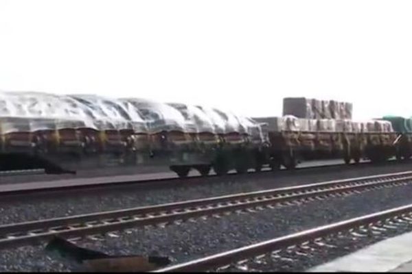 إيران: نقل 40 ألف طن من البضائع شهرياً إلى أفغانستان عبر خط قطار خواف – هرات